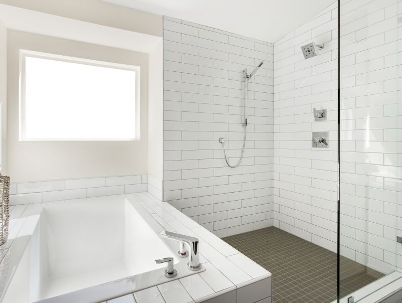 Shower-Tub Combo for Small Spaces